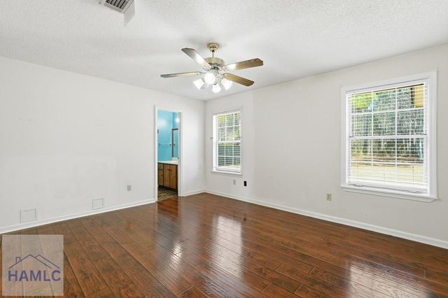 326 Nottingham Way, Hinesville, GA 31313