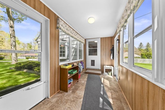 730 Georges AVENUE, Brookfield, WI 53045