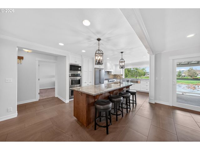 1330 FISHER Rd, Roseburg, OR 97471