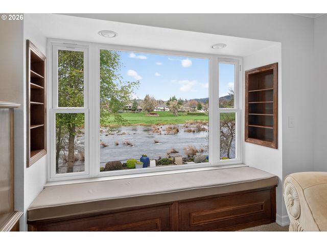 1330 FISHER Rd, Roseburg, OR 97471