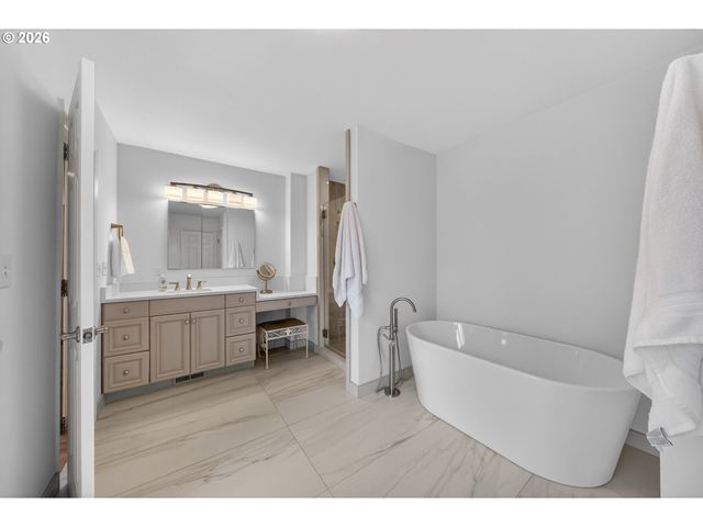 1330 FISHER Rd, Roseburg, OR 97471