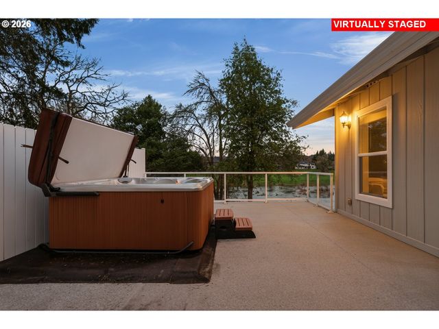 1330 FISHER Rd, Roseburg, OR 97471