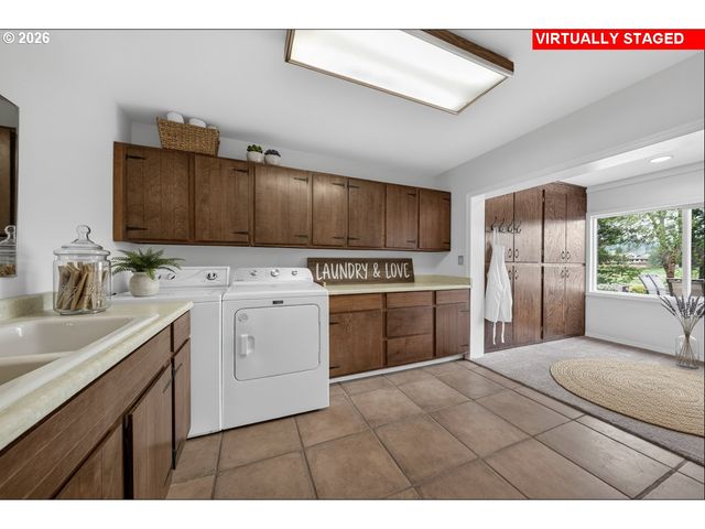 1330 FISHER Rd, Roseburg, OR 97471