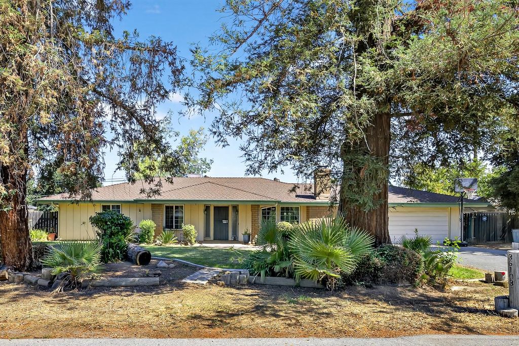 36103 Orange Grove Avenue, Madera, CA 93636