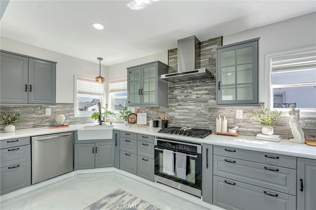 1381 W Summerland, San Pedro, CA 90732