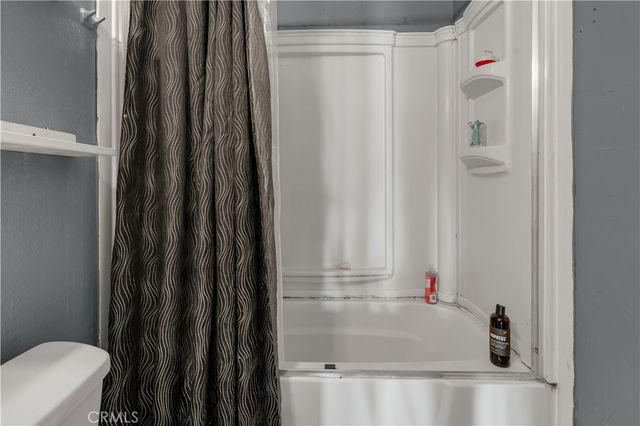 21931 Violeta Avenue, Hawaiian Gardens, CA 90716