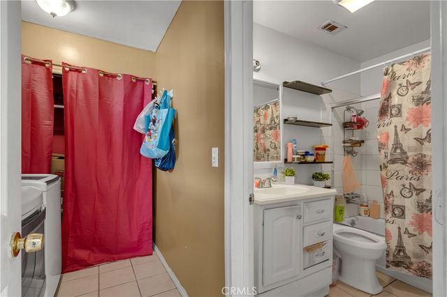 21931 Violeta Avenue, Hawaiian Gardens, CA 90716