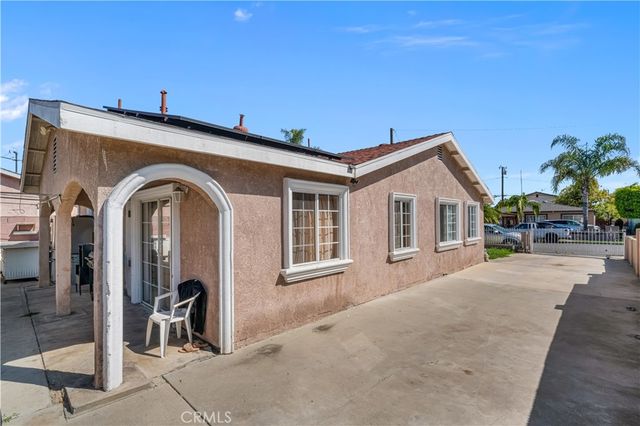 21931 Violeta Avenue, Hawaiian Gardens, CA 90716