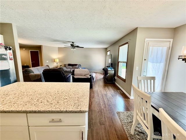 890 Copperfield Lane, Tipp City, OH 45371