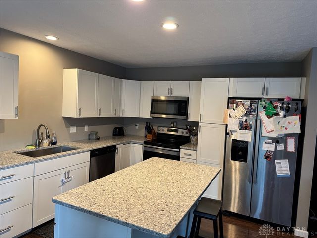 890 Copperfield Lane, Tipp City, OH 45371