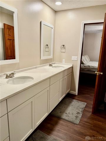 890 Copperfield Lane, Tipp City, OH 45371