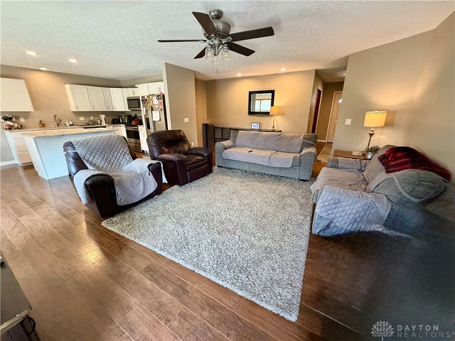 890 Copperfield Lane, Tipp City, OH 45371