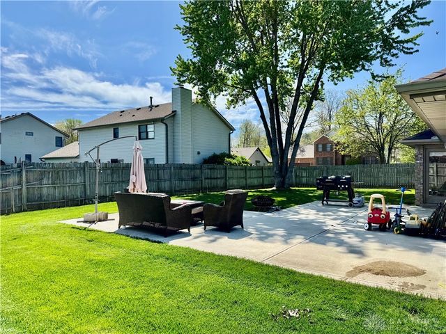 890 Copperfield Lane, Tipp City, OH 45371