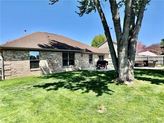 890 Copperfield Lane, Tipp City, OH 45371