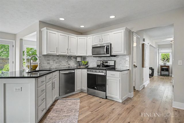 6145 Glengarry Drive, Caledonia, MI 49316