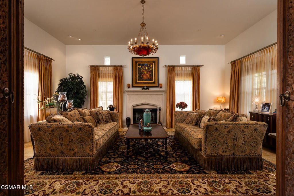 Image 7 of property listing at 5006 Read Road, Moorpark, CA 93021