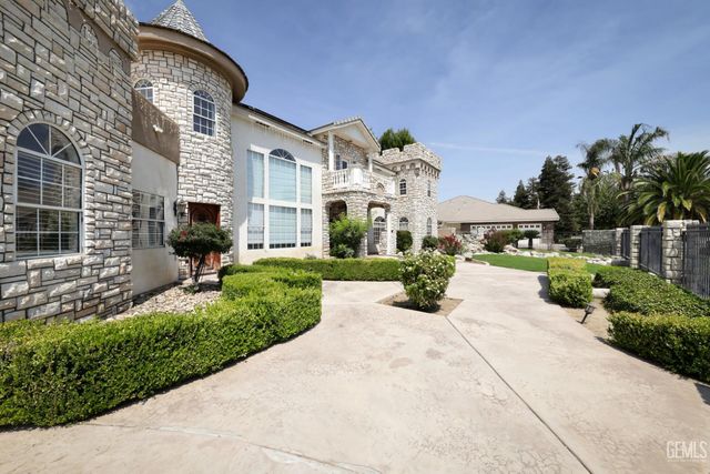 17564 Harvest Grove Court, Bakersfield, CA 93314