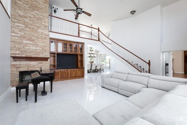 17564 Harvest Grove Court, Bakersfield, CA 93314