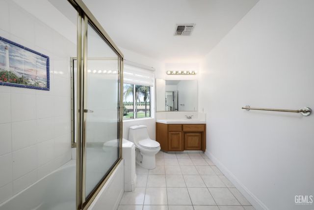 17564 Harvest Grove Court, Bakersfield, CA 93314