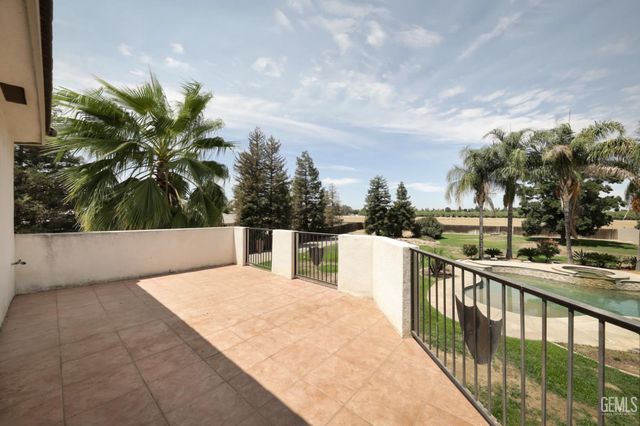 17564 Harvest Grove Court, Bakersfield, CA 93314