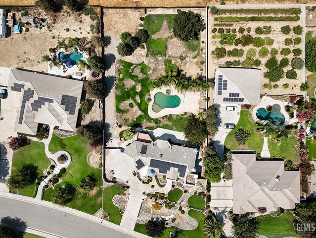 17564 Harvest Grove Court, Bakersfield, CA 93314