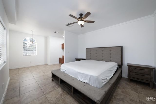 17564 Harvest Grove Court, Bakersfield, CA 93314