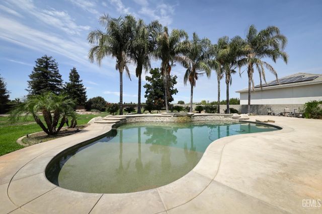 17564 Harvest Grove Court, Bakersfield, CA 93314