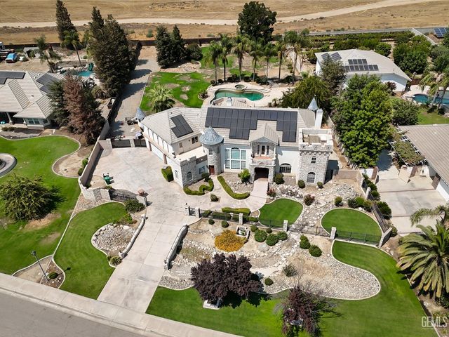 17564 Harvest Grove Court, Bakersfield, CA 93314