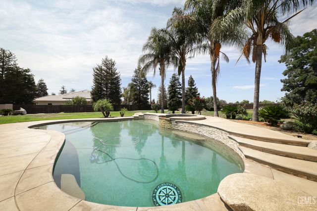 17564 Harvest Grove Court, Bakersfield, CA 93314