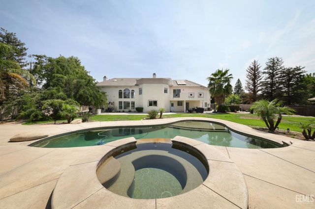 17564 Harvest Grove Court, Bakersfield, CA 93314