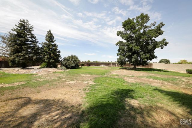 17564 Harvest Grove Court, Bakersfield, CA 93314