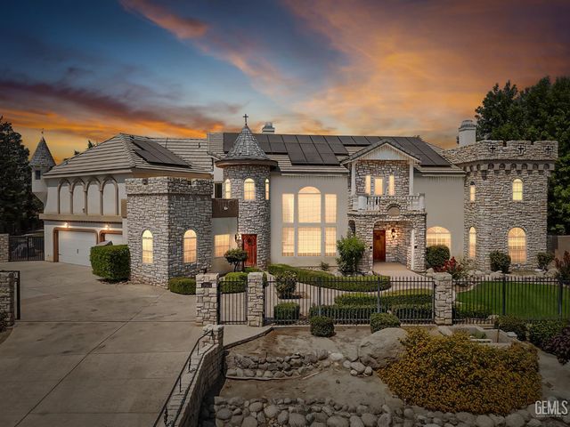 17564 Harvest Grove Court, Bakersfield, CA 93314