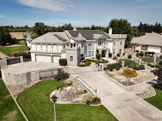 17564 Harvest Grove Court, Bakersfield, CA 93314