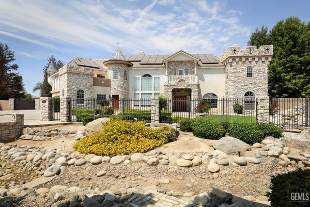 17564 Harvest Grove Court, Bakersfield, CA 93314