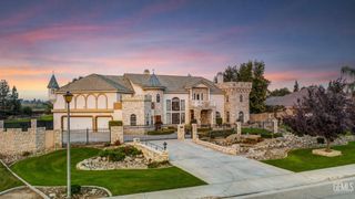 17564 Harvest Grove Court, Bakersfield, CA 93314