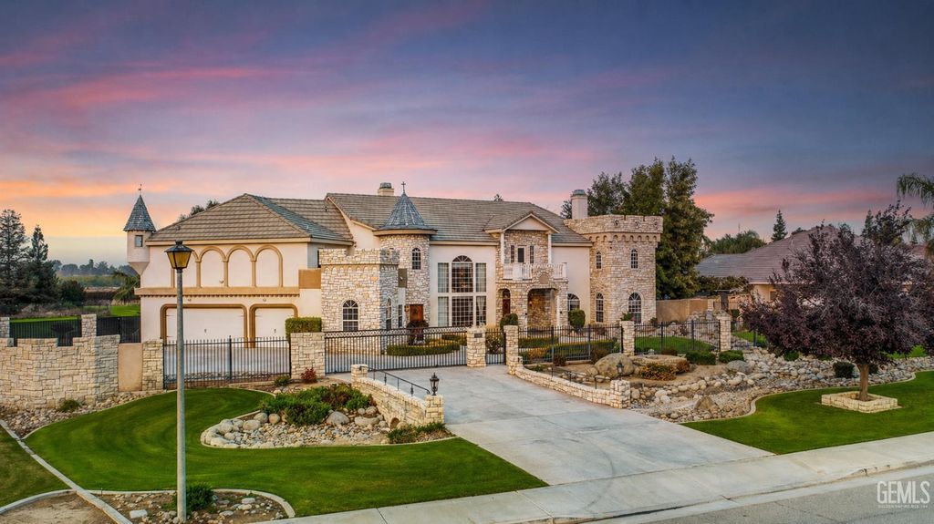 17564 Harvest Grove Court, Bakersfield, CA 93314