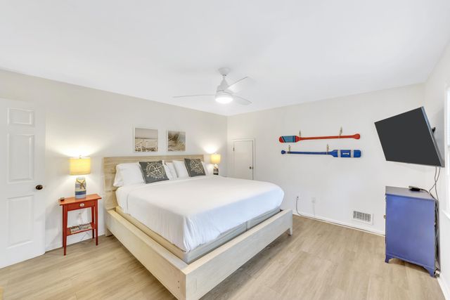 4005 Cameron Boulevard, Isle Of Palms, SC 29451