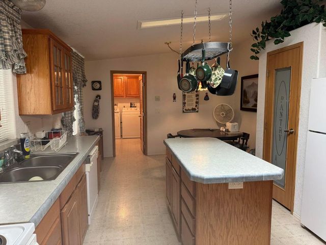 876 Ferry Road, Grants Pass, OR 97526