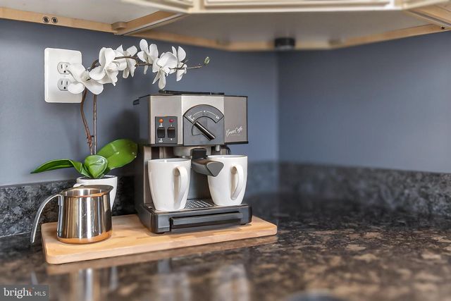 104 S WISE ST, Arlington, VA 22204