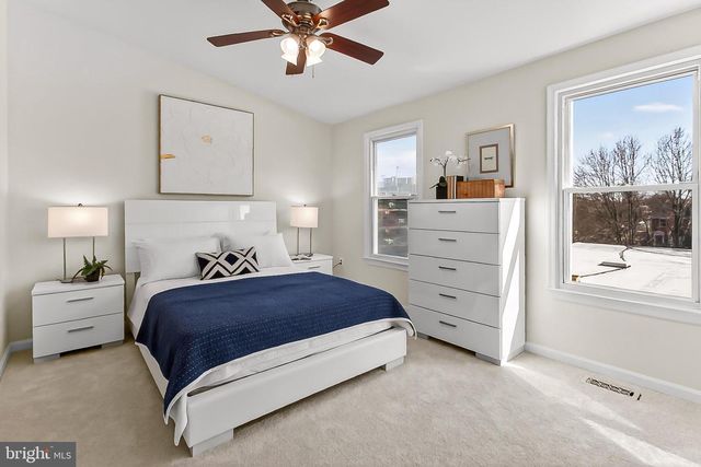 104 S WISE ST, Arlington, VA 22204