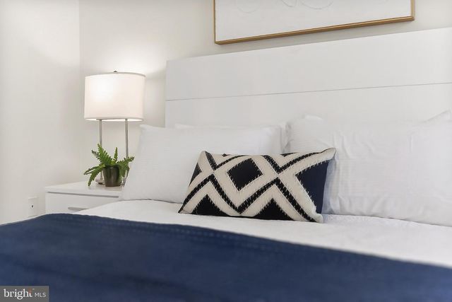 104 S WISE ST, Arlington, VA 22204