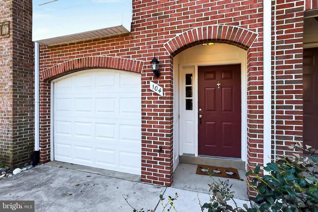 104 S WISE ST, Arlington, VA 22204