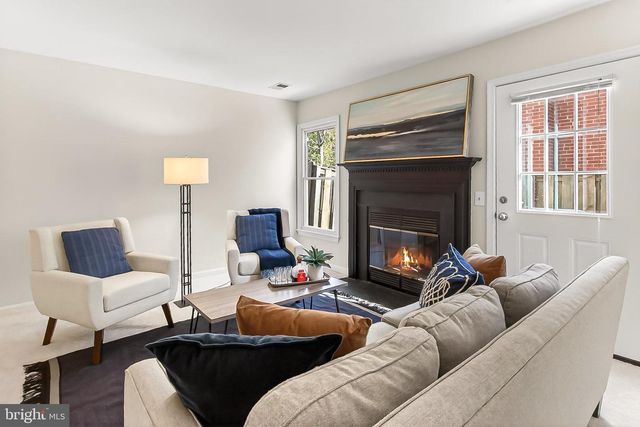 104 S WISE ST, Arlington, VA 22204