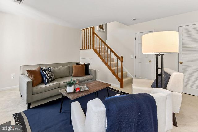 104 S WISE ST, Arlington, VA 22204