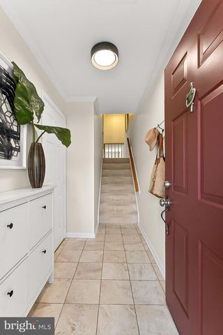 104 S WISE ST, Arlington, VA 22204