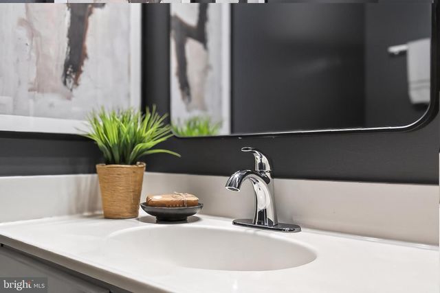 104 S WISE ST, Arlington, VA 22204