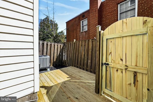 104 S WISE ST, Arlington, VA 22204