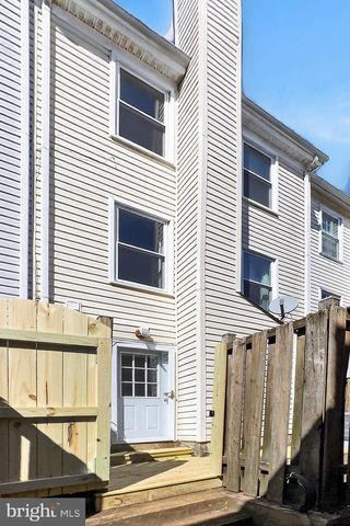 104 S WISE ST, Arlington, VA 22204