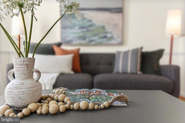 104 S WISE ST, Arlington, VA 22204