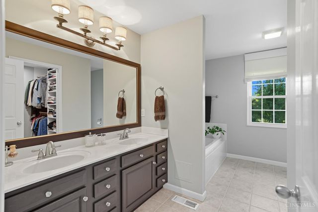 3882 Crooked Tree Drive, Mason, OH 45040